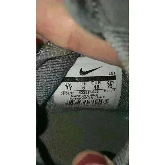 Nike Lebron 15 XV Wolf Gray Gold Size 7Y/ 8 Women 897648 -005 2017 Sneakers - Picture 9 of 9